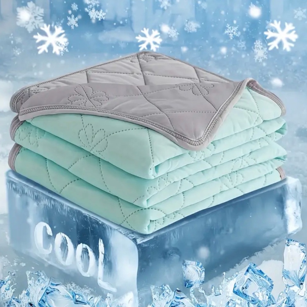 Cooling Mint/Gray Quilted Throw Blanket - Unbranded